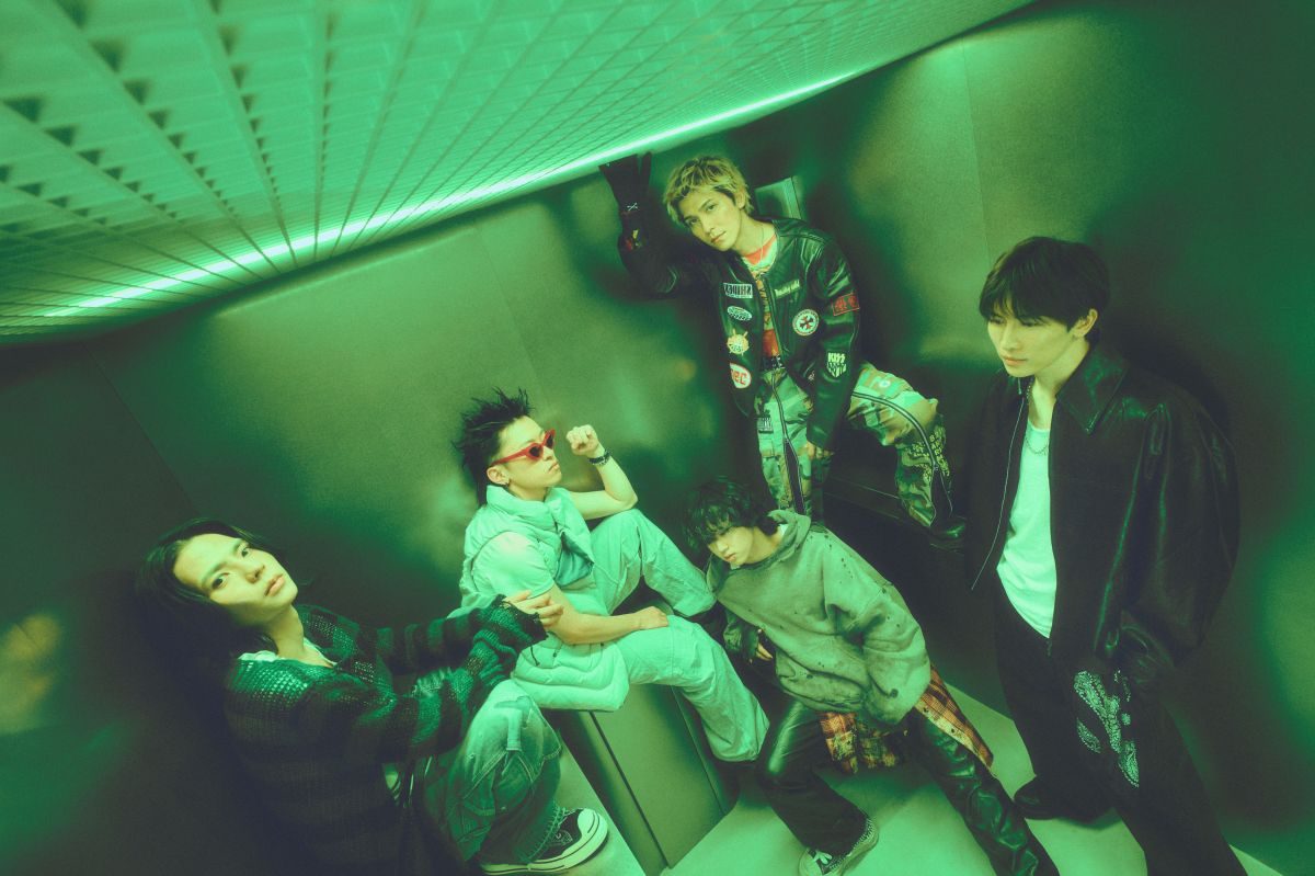 THE BEAT GARDEN, official five-member promotional photograph